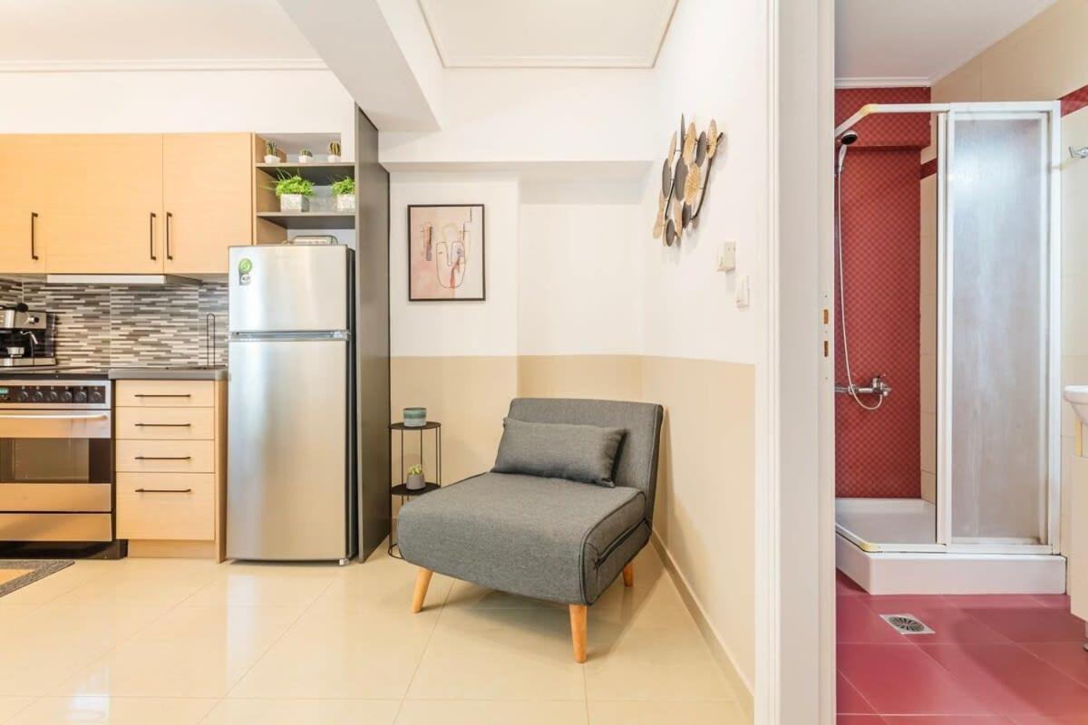 Lime - Cozy Gem With Private Parking Kalamata