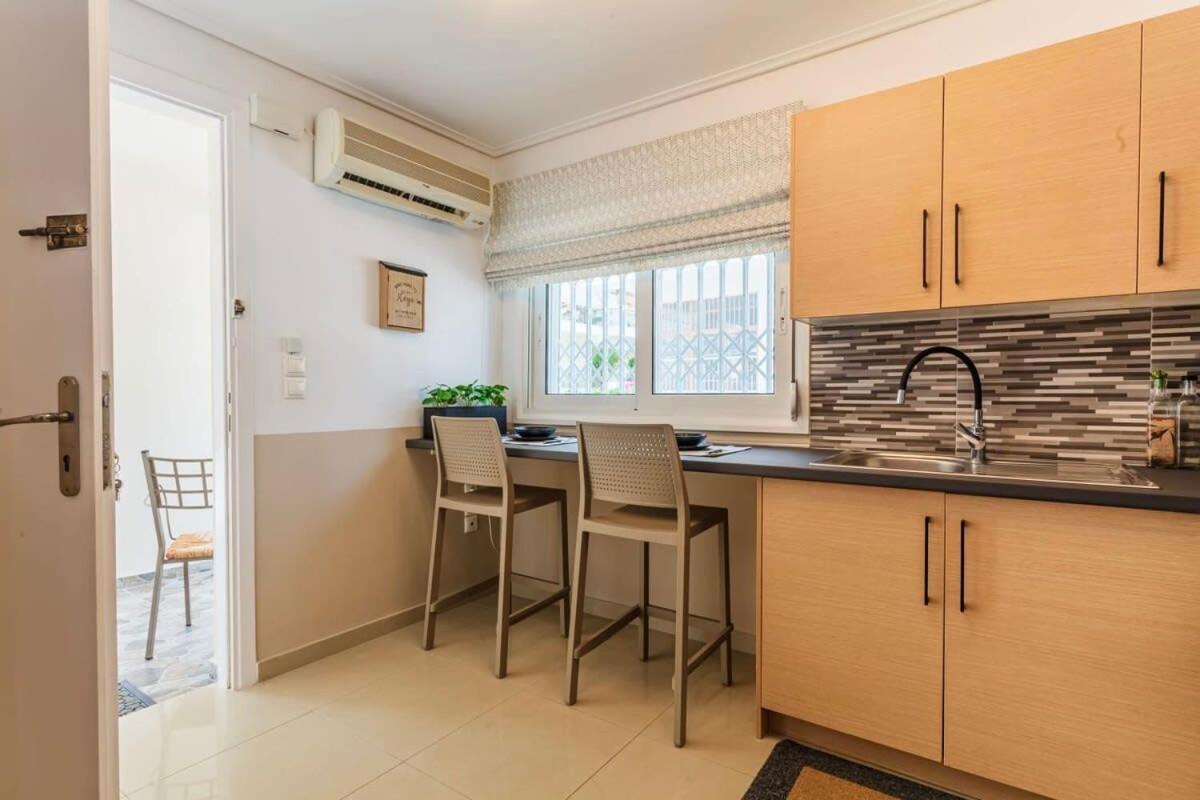 Lime - Cozy Gem With Private Parking Holiday home Kalamata