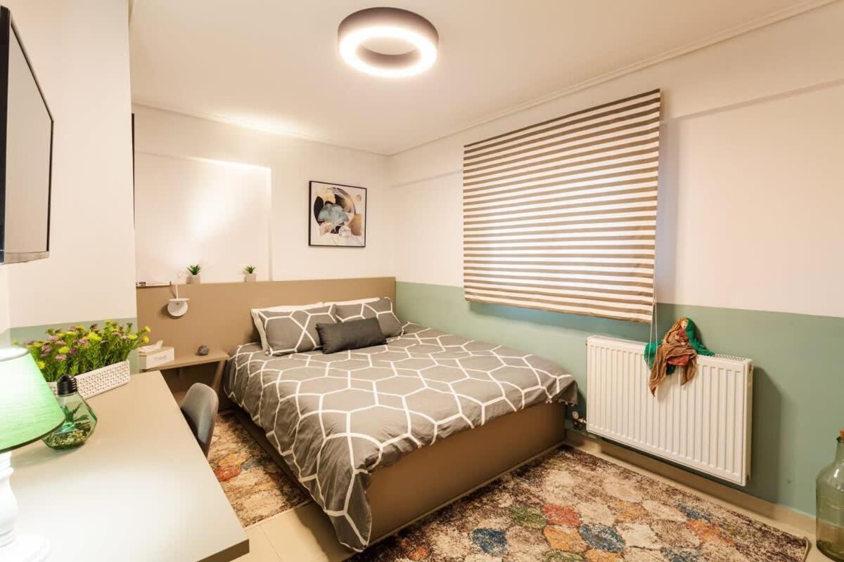 Lime - Cozy Gem With Private Parking * Kalamata