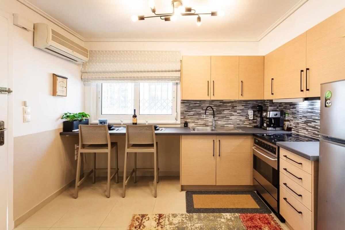 Lime - Cozy Gem With Private Parking Holiday home Kalamata