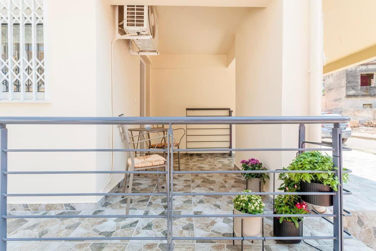Lime - Cozy Gem With Private Parking * Kalamata